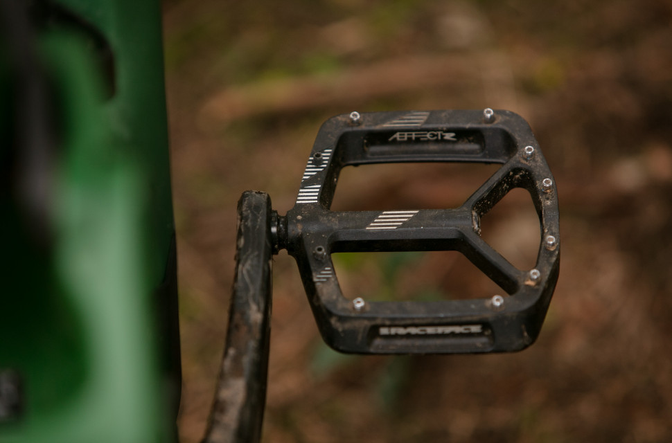 Race Face Aeffect R flat pedal review | off-road.cc